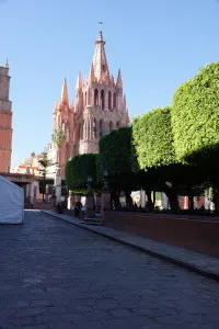 Parroquia de San Miguel. The trees are shaped like cylinders.